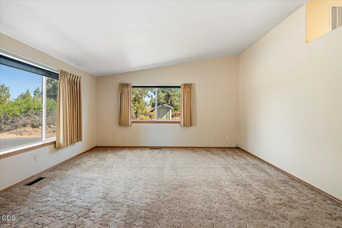 Photo of 6565 NW Homestead Way 11 of 50