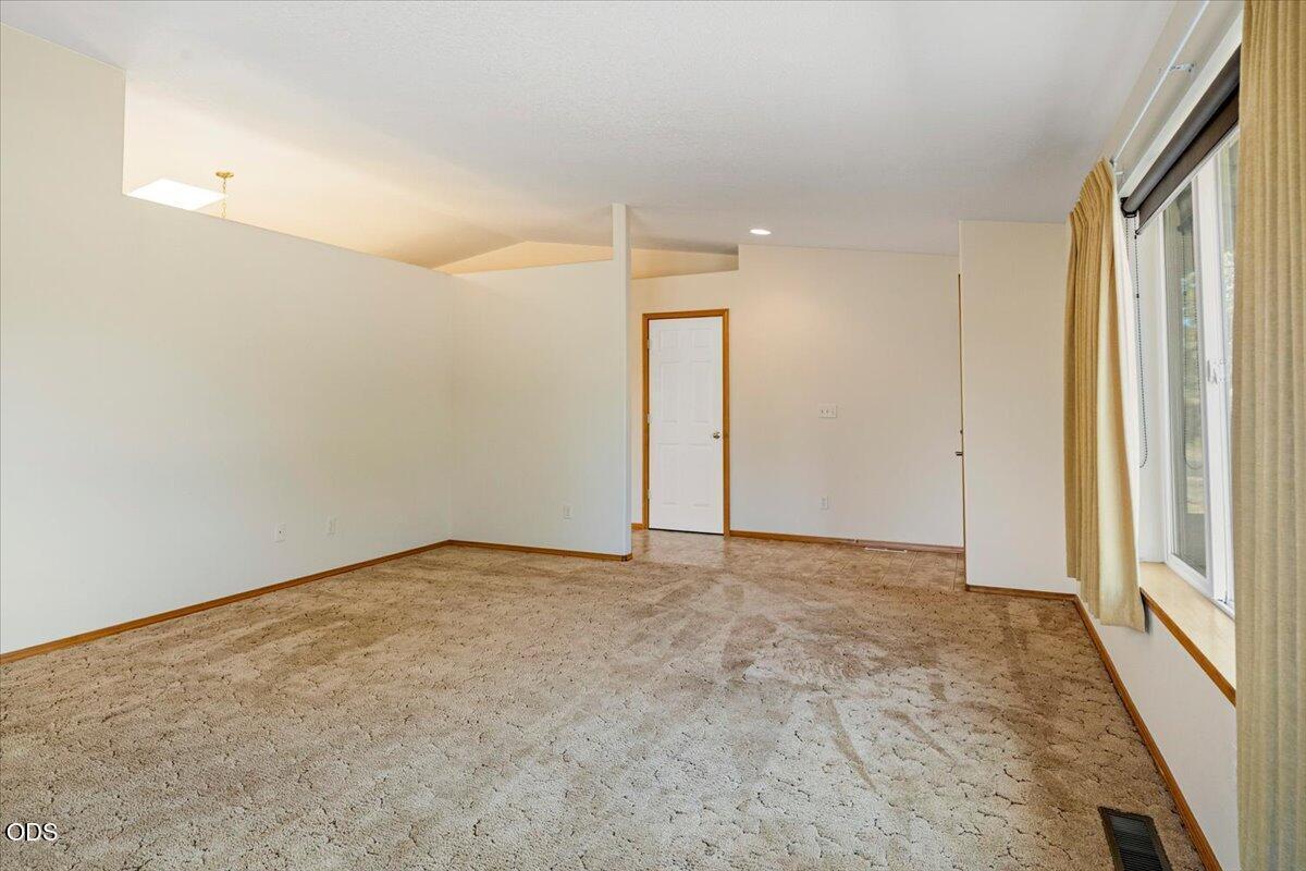Photo of 6565 NW Homestead Way 13 of 50