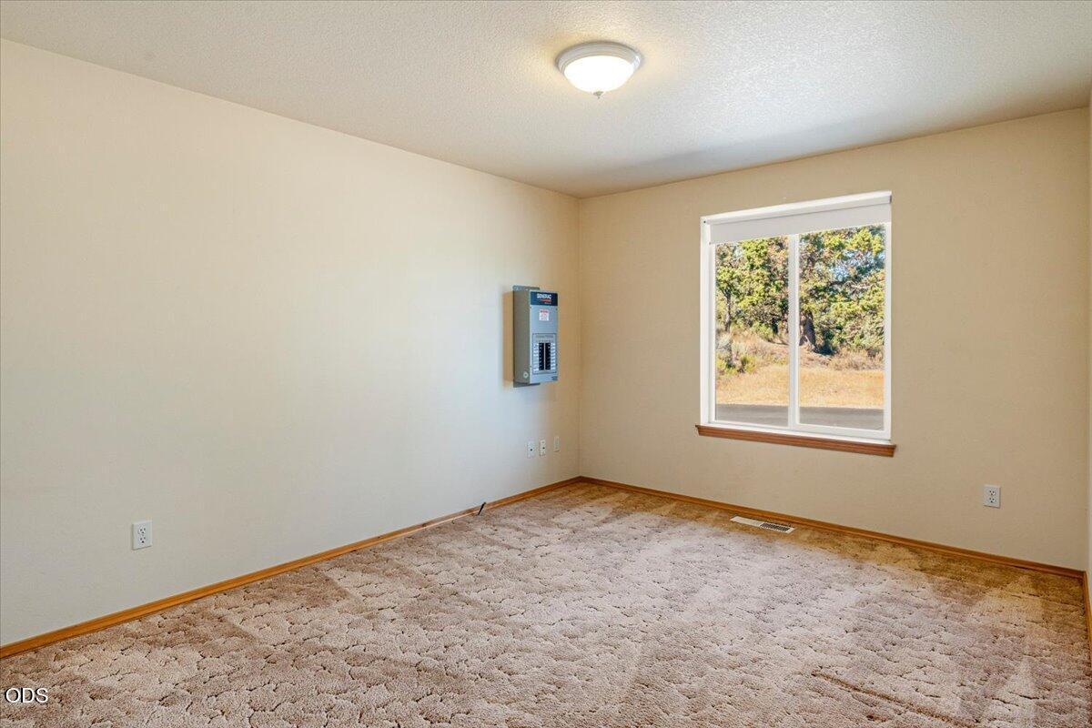 Photo of 6565 NW Homestead Way 27 of 50