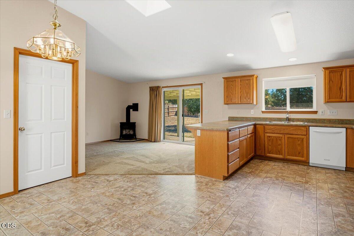 Utility room/Garage through door