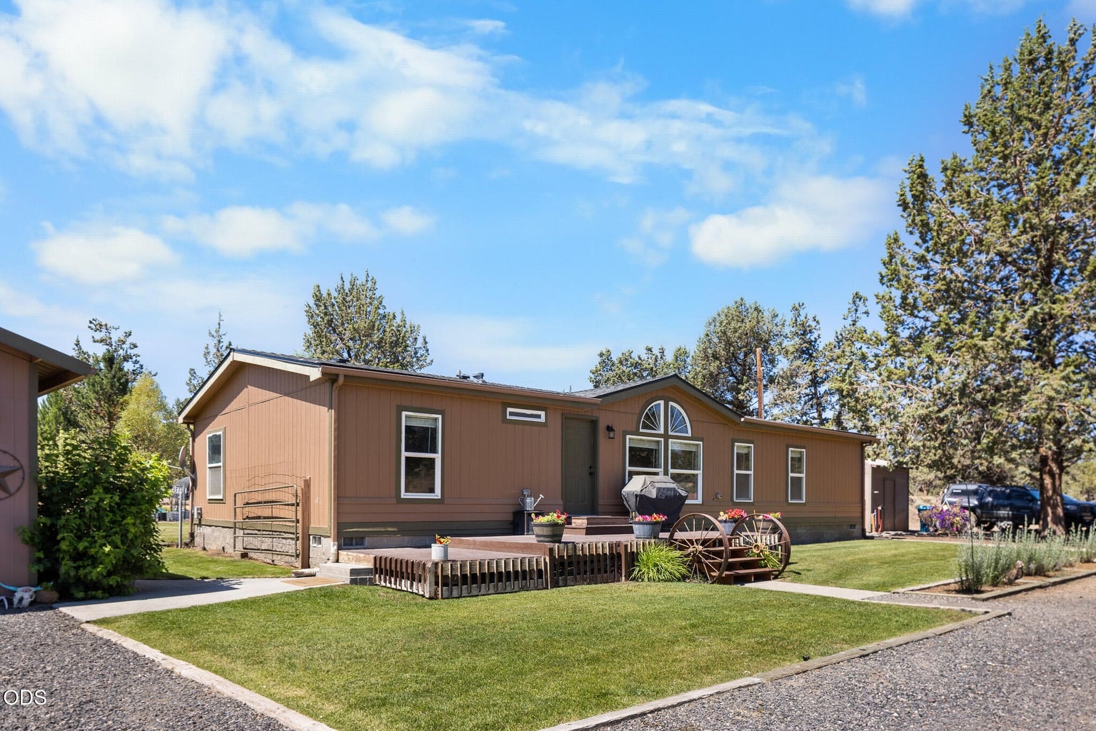Photo of 4970 NW 62nd Street 1 of 33
