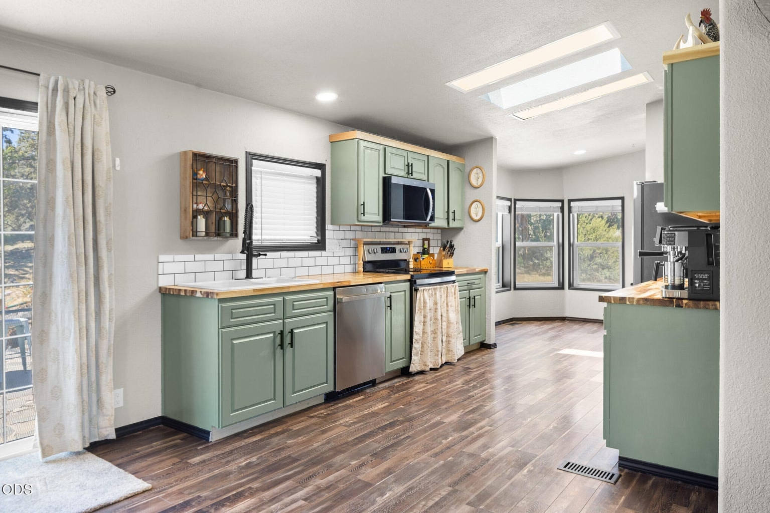 Photo of 4970 NW 62nd Street 18 of 33