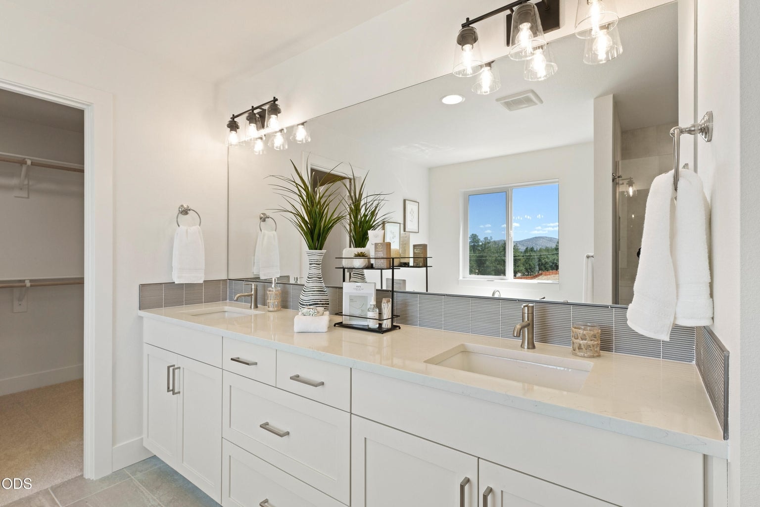 Photo of 2251 SW 43rd Street 32 of 51
