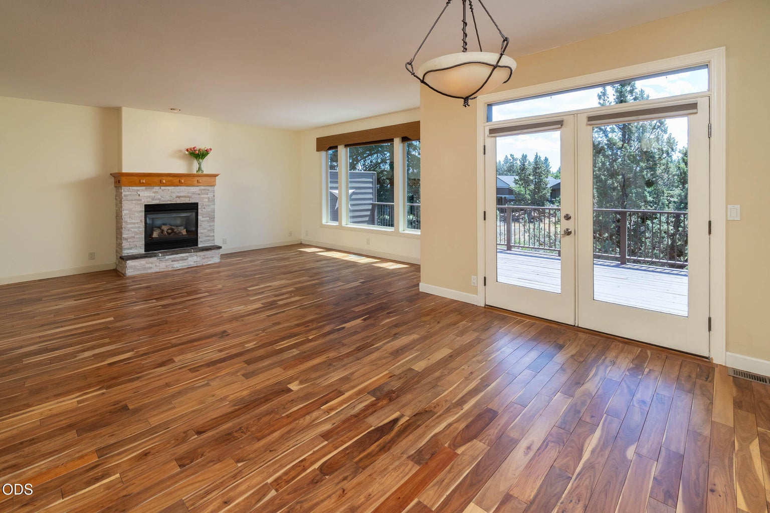 dining and great room overlooking the golf course