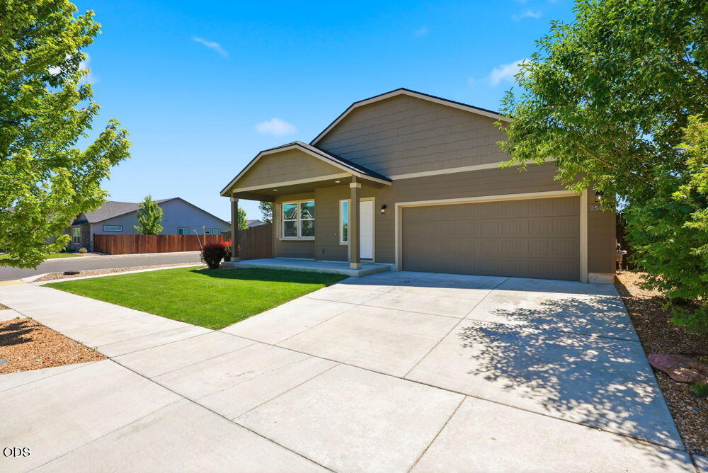 Photo of 2502 NW Glen Oak Avenue 33 of 35