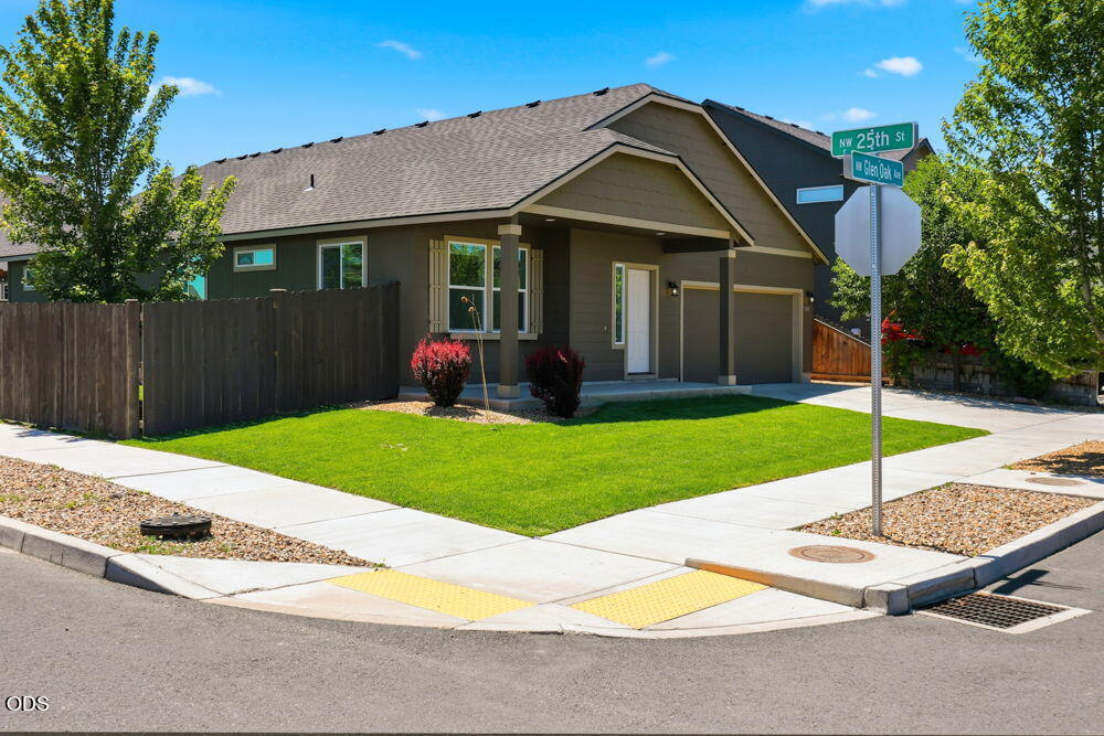 Photo of 2502 NW Glen Oak Avenue 31 of 35