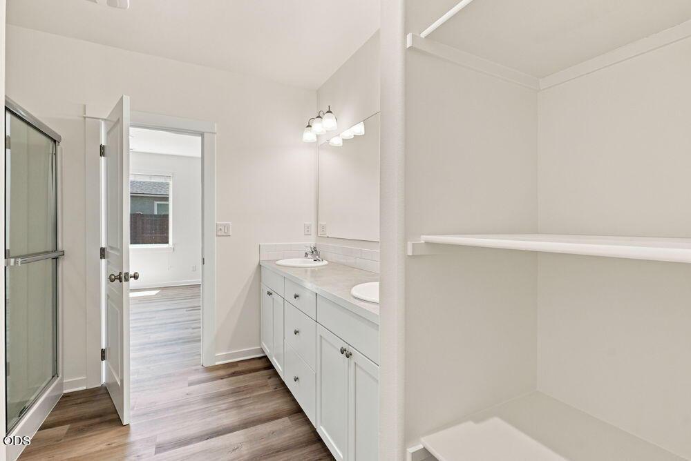 Photo of 2502 NW Glen Oak Avenue 25 of 35