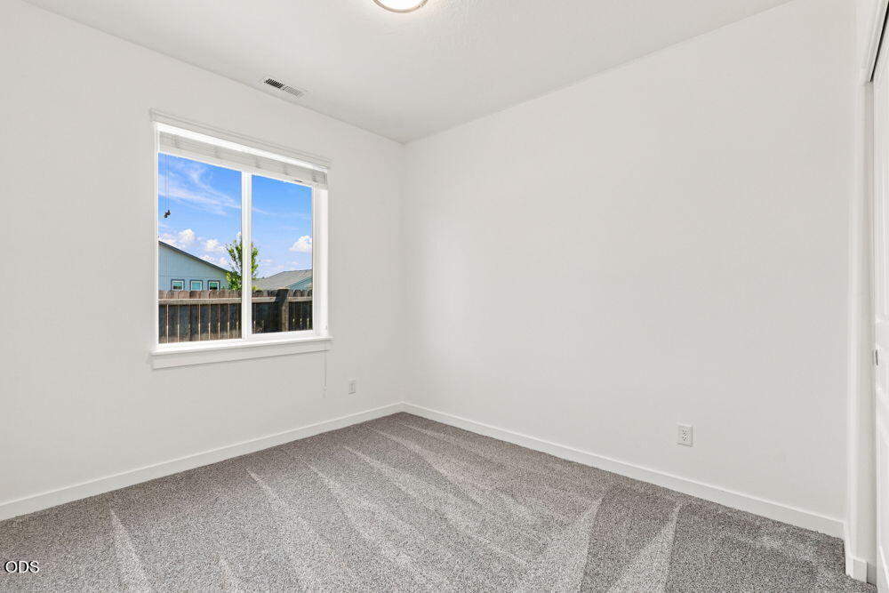 Photo of 2502 NW Glen Oak Avenue 28 of 35