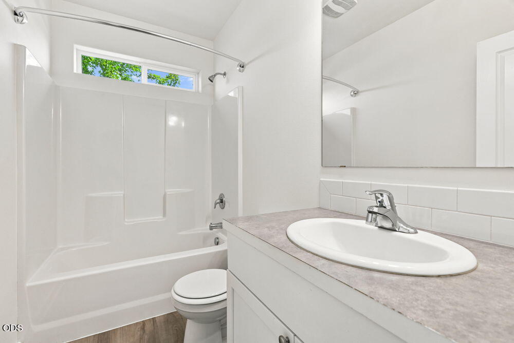 Photo of 2502 NW Glen Oak Avenue 30 of 35