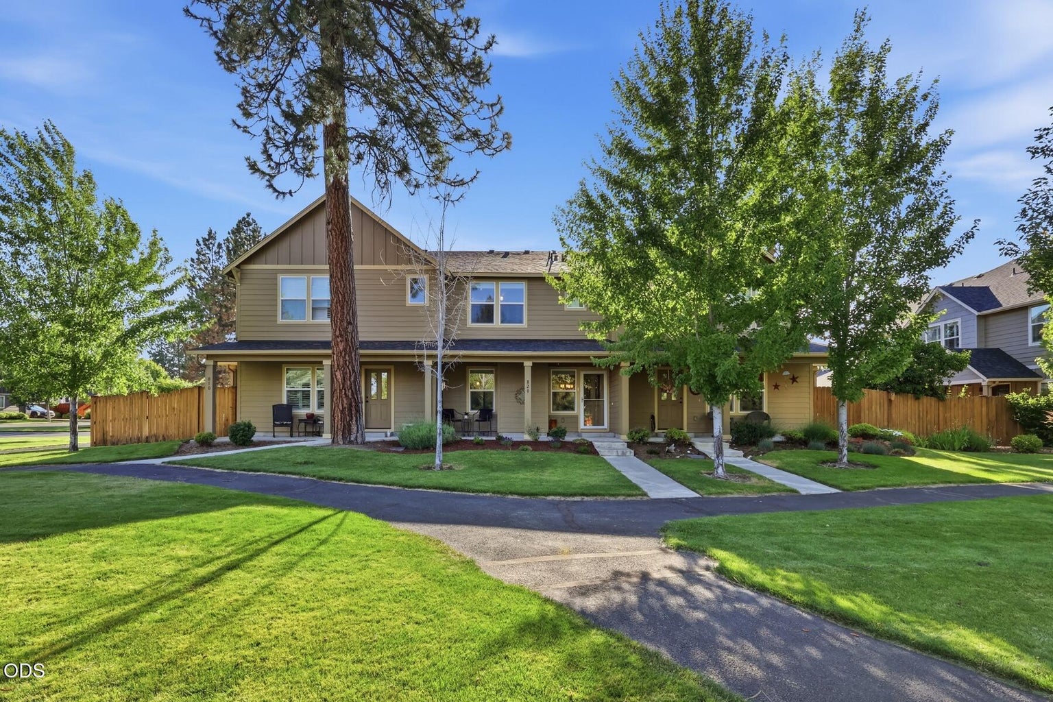 Photo of 820 N Hindeman Street 2 of 55