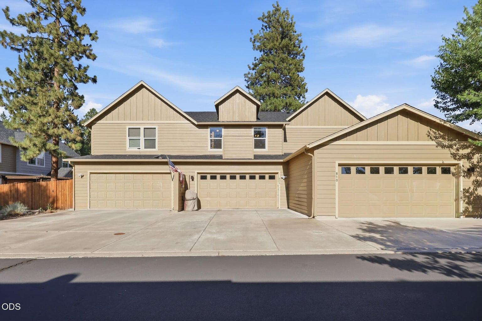 Photo of 820 N Hindeman Street 9 of 55
