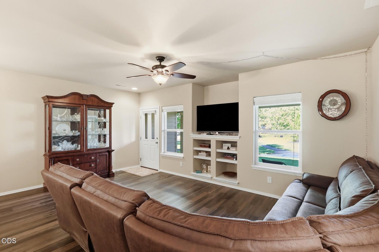 Photo of 820 N Hindeman Street 17 of 55