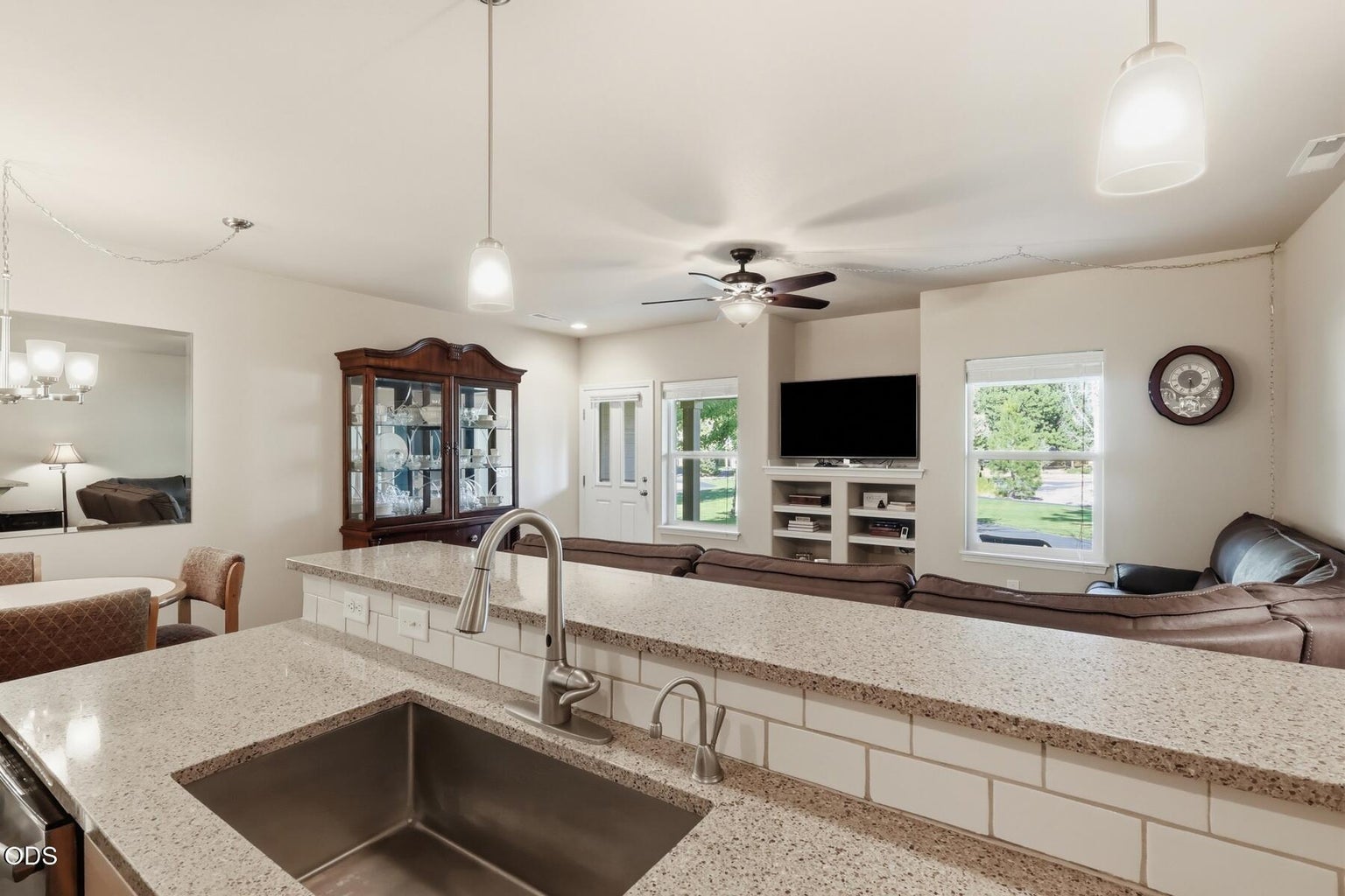 Photo of 820 N Hindeman Street 19 of 55