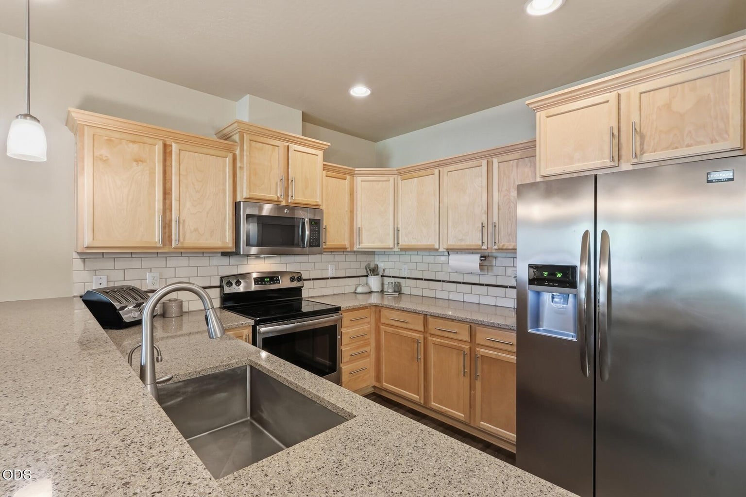 Photo of 820 N Hindeman Street 20 of 55