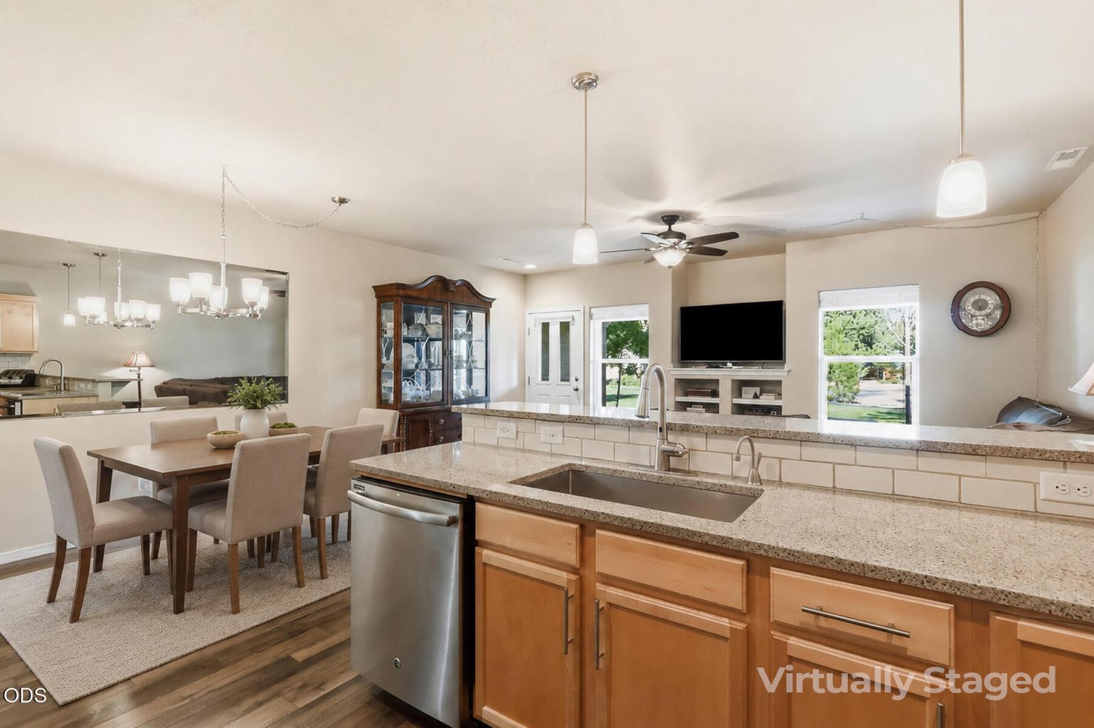 Photo of 820 N Hindeman Street 23 of 55