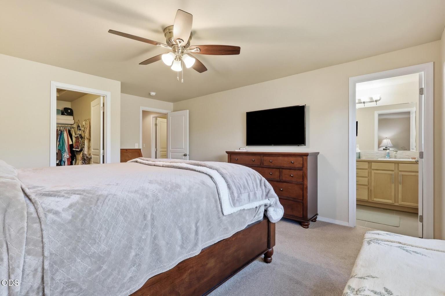 Photo of 820 N Hindeman Street 26 of 55