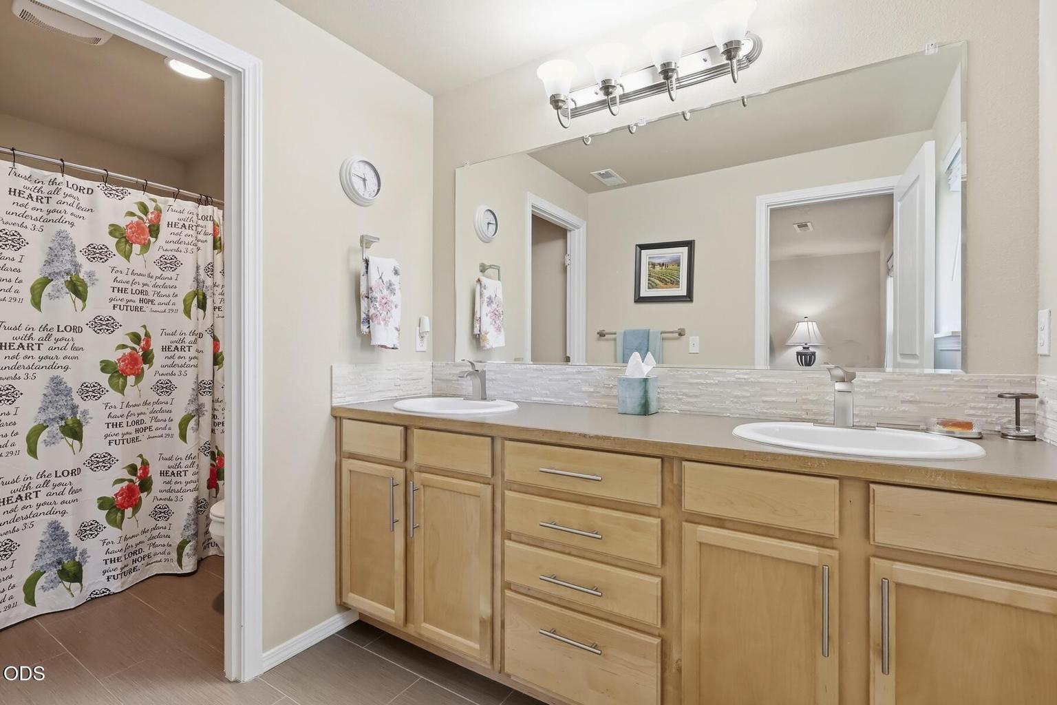 Photo of 820 N Hindeman Street 27 of 55