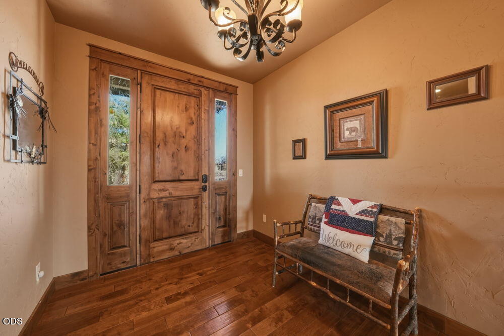 Photo of 17171 SW Chaparral Drive 2 of 48