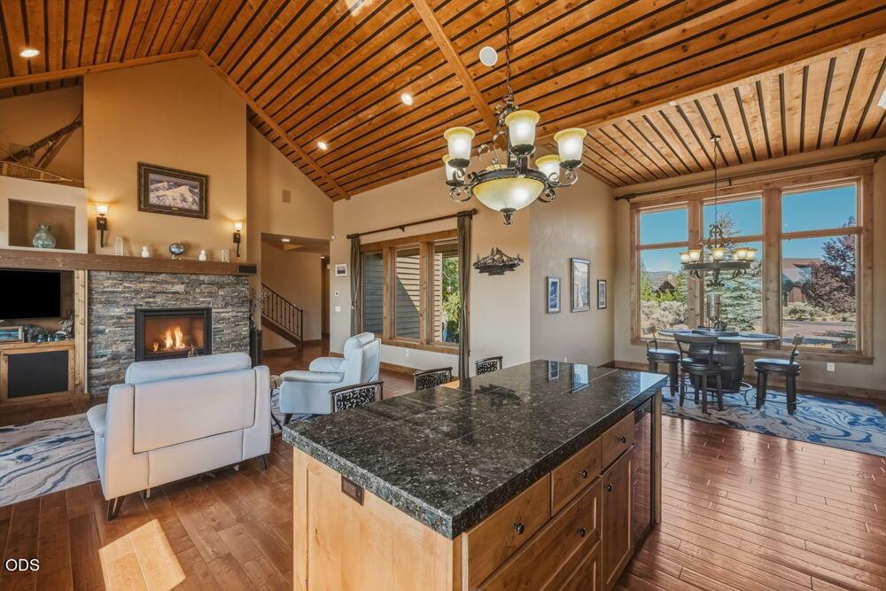 Photo of 17171 SW Chaparral Drive 9 of 48