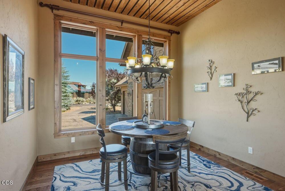 Photo of 17171 SW Chaparral Drive 12 of 48
