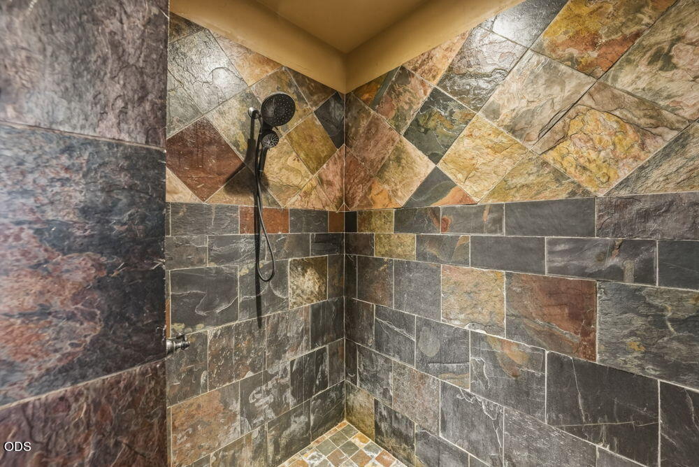 Photo of 17171 SW Chaparral Drive 19 of 48