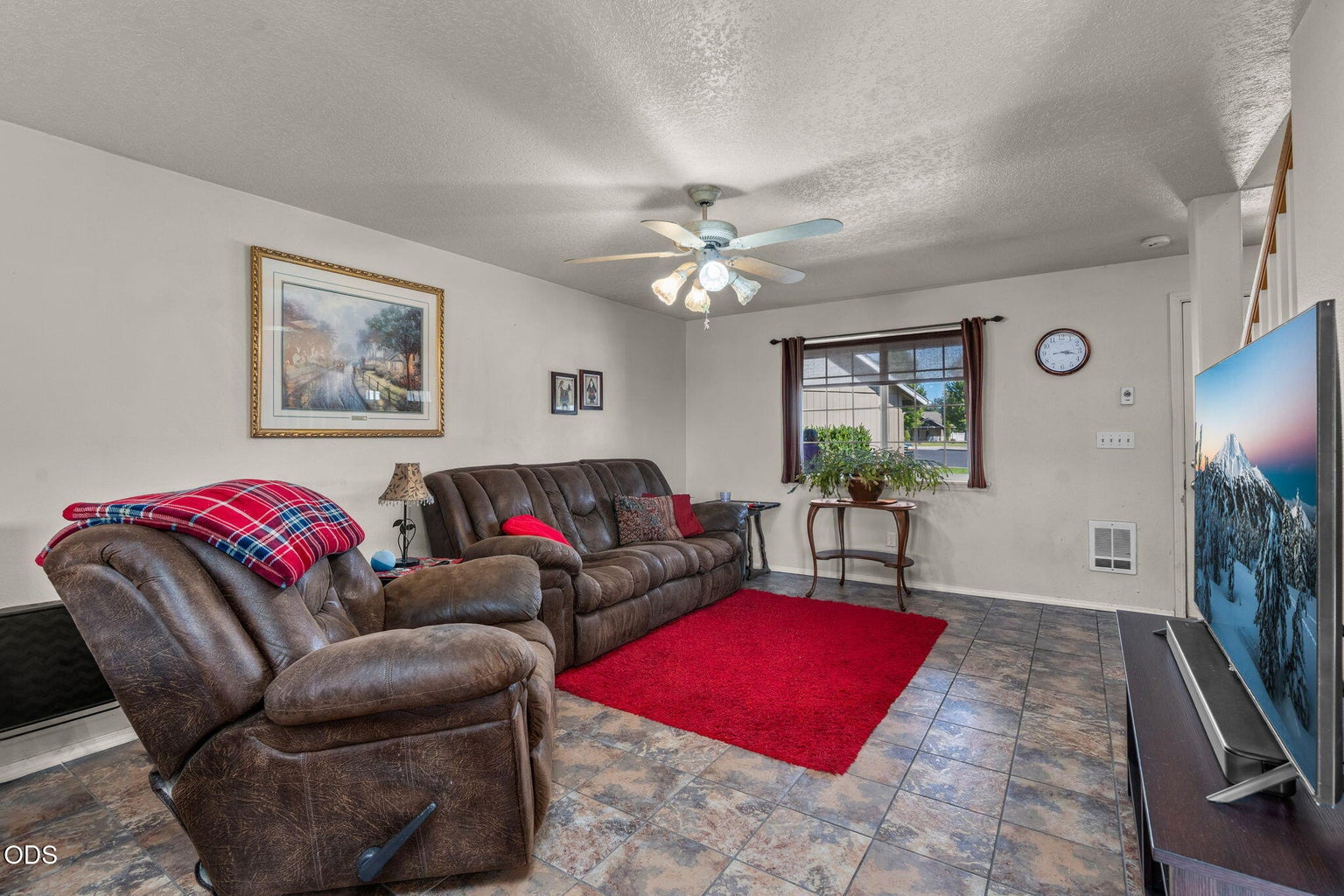 Photo of 609 NE Stoneridge Lane 8 of 46