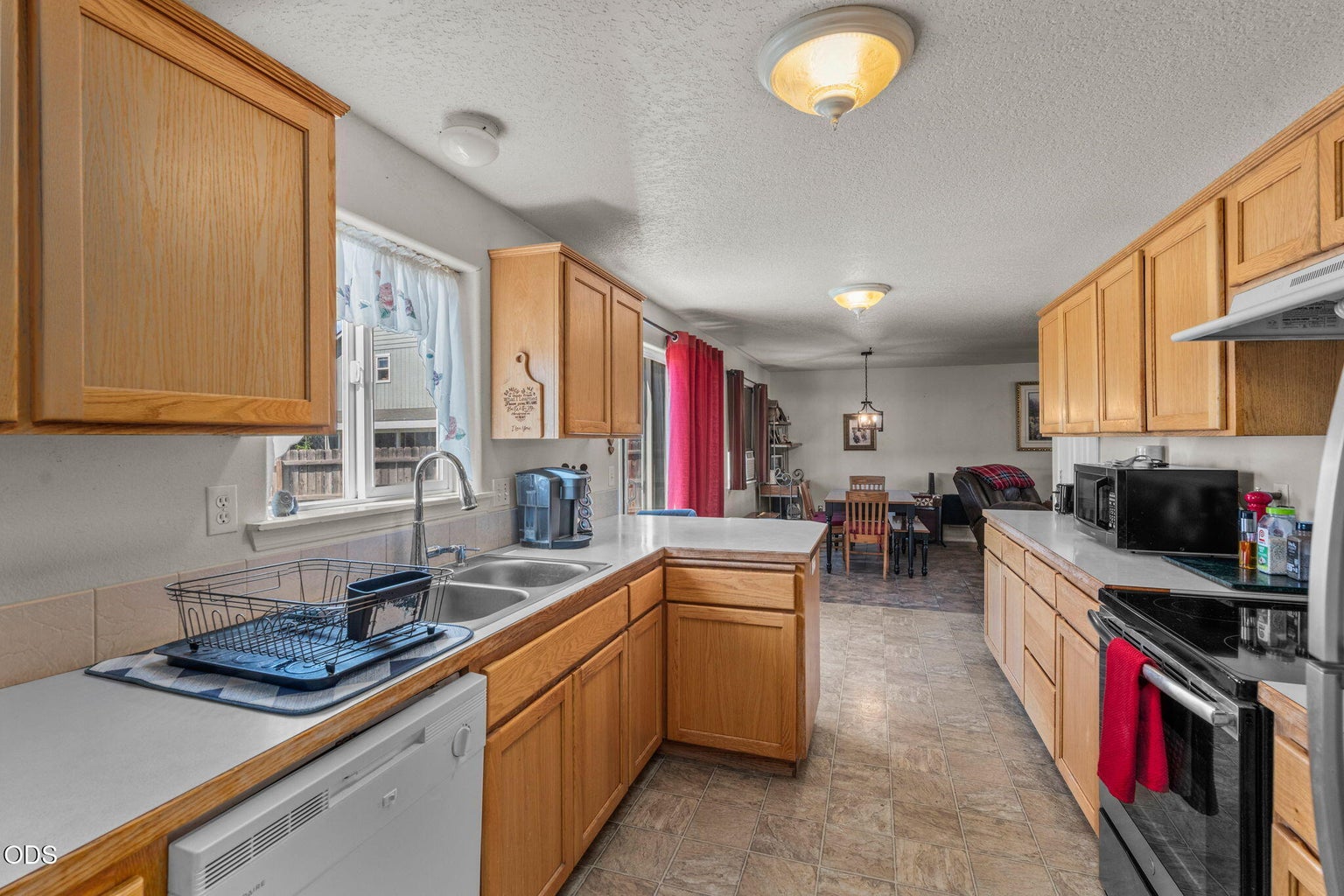 Photo of 609 NE Stoneridge Lane 15 of 46
