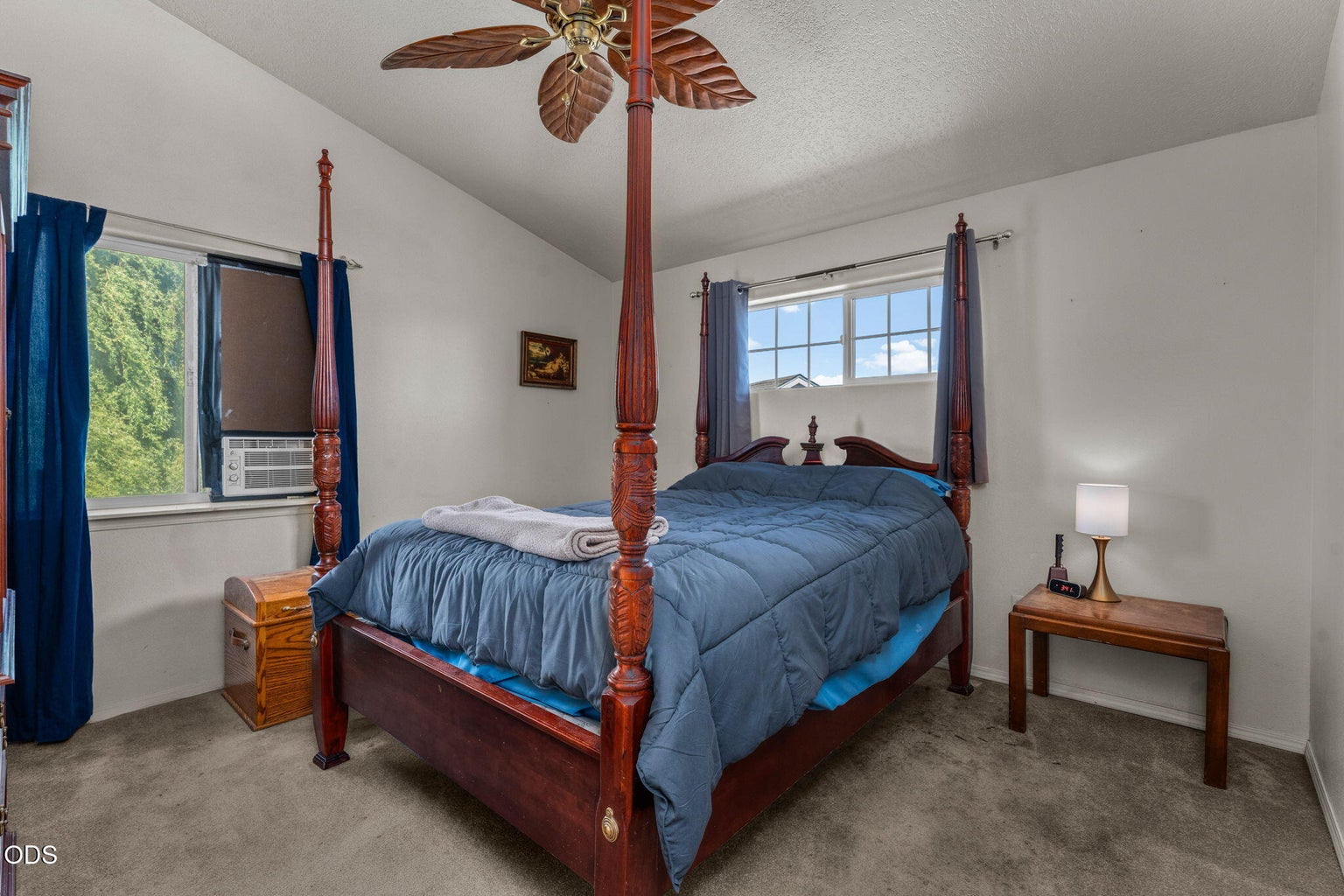 Photo of 609 NE Stoneridge Lane 18 of 46