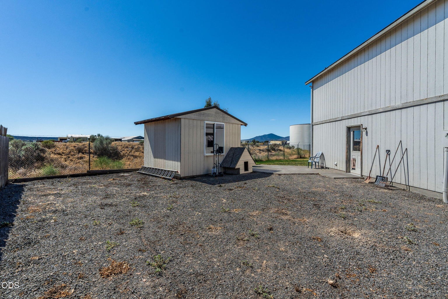 Photo of 609 NE Stoneridge Lane 26 of 46