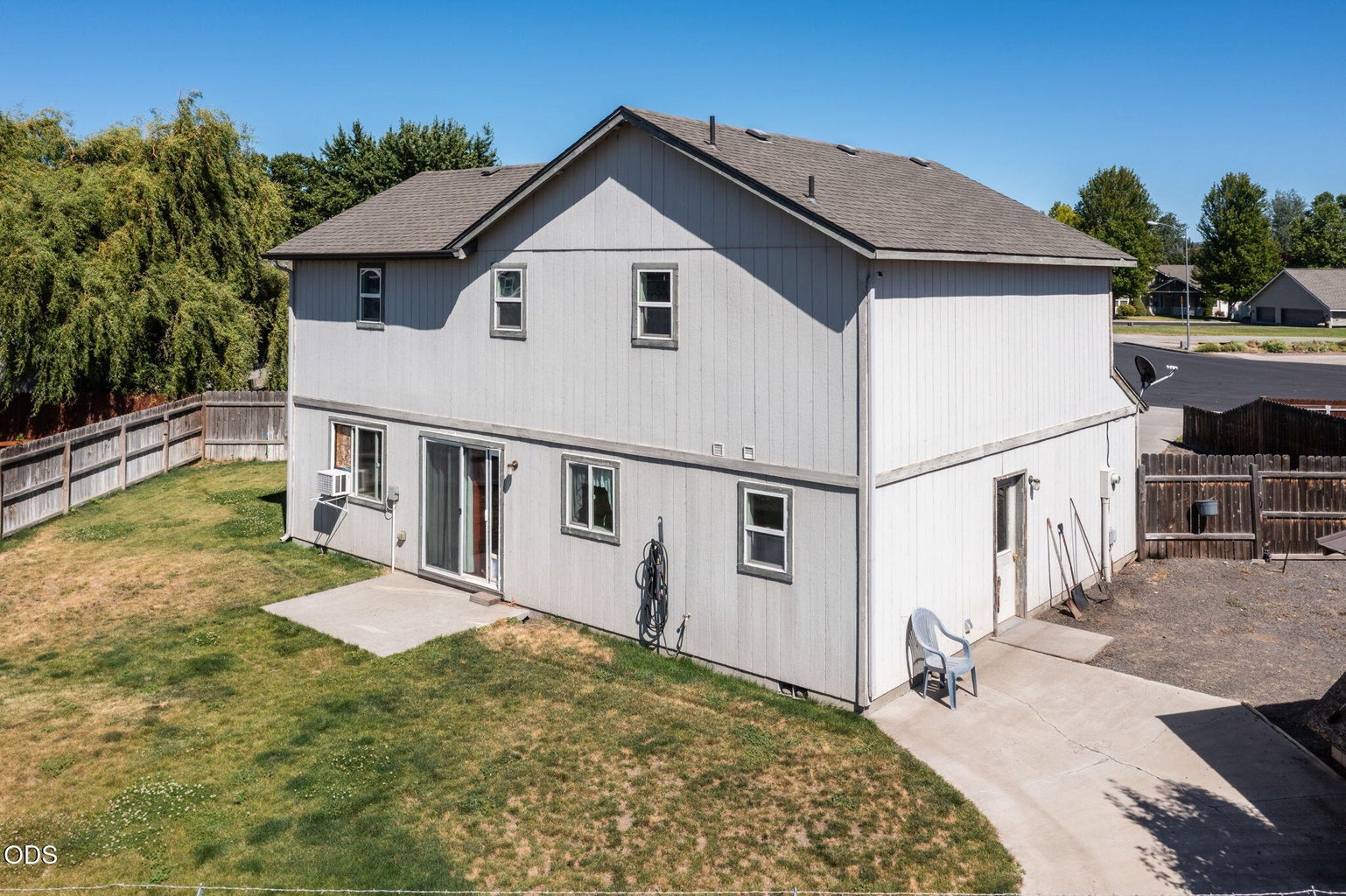 Photo of 609 NE Stoneridge Lane 41 of 46