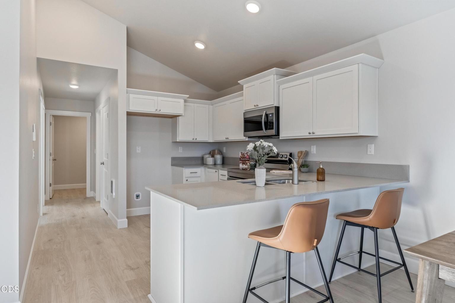 Photo of 3999 SW Obsidian Place 6 of 16