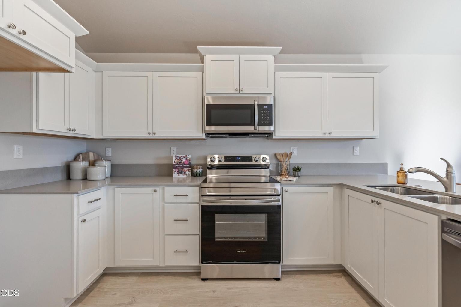 Photo of 3999 SW Obsidian Place 7 of 16