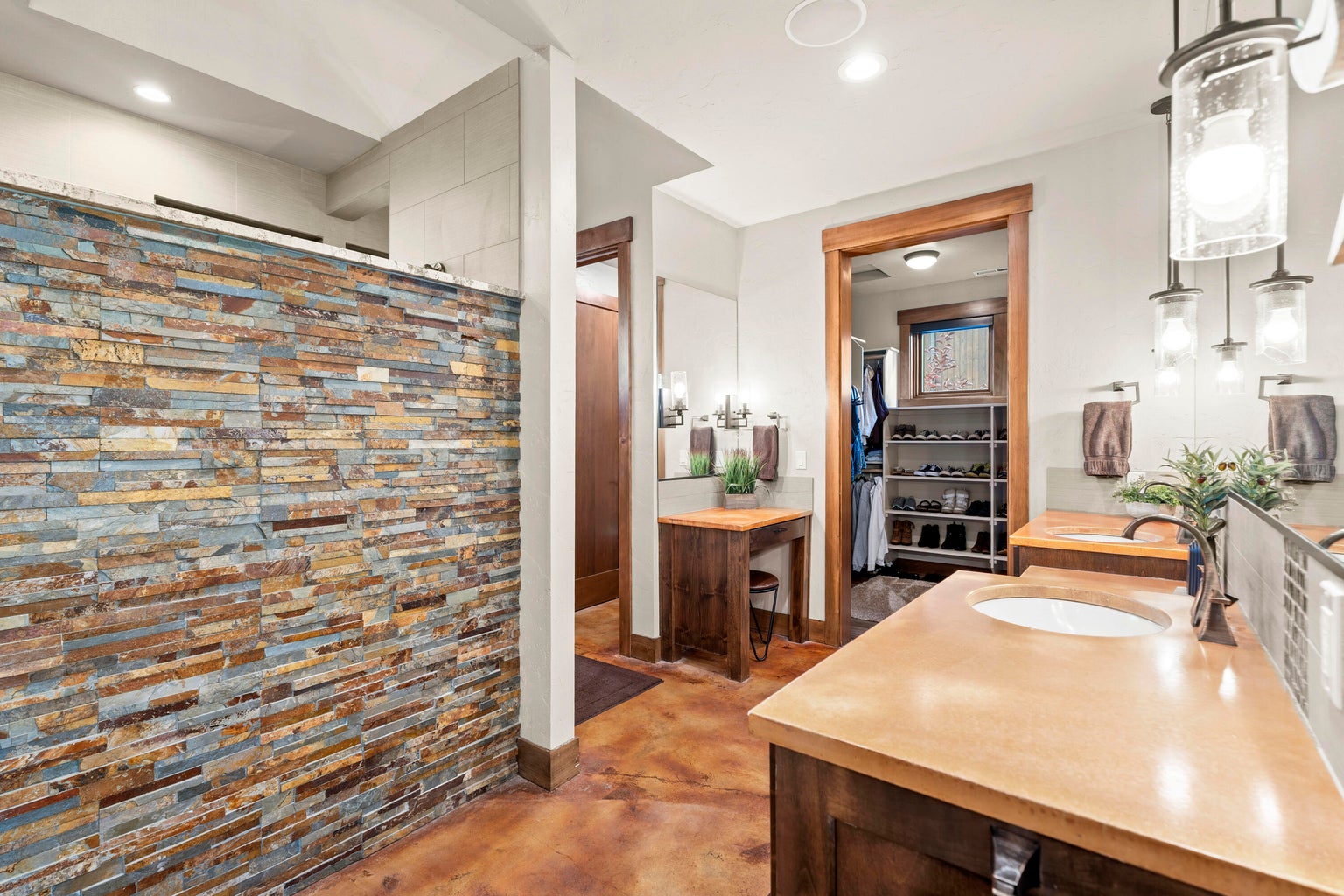 Photo of 56604 Sunstone Loop 35 of 82