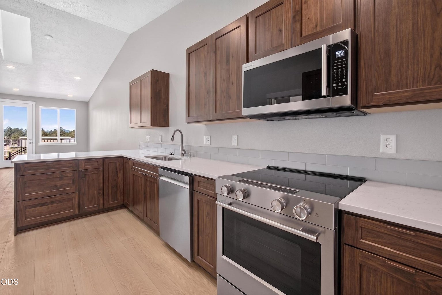 Photo of 3976 SW 39th Street 8 of 23