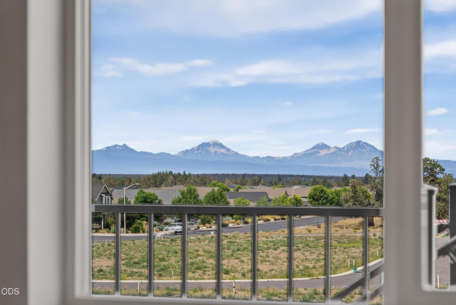 Photo of 3976 SW 39th Street 3 of 23