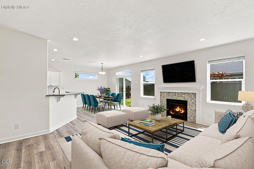 Photo of 2502 NW Glen Oak Avenue 10 of 35