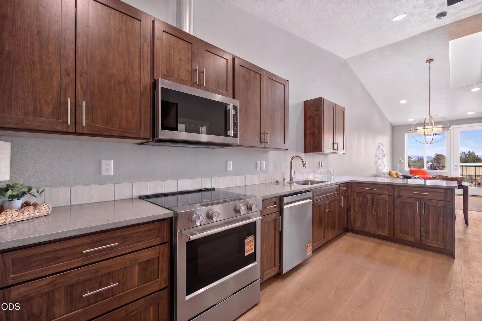 Photo of 3954 SW 39th Street 11 of 28