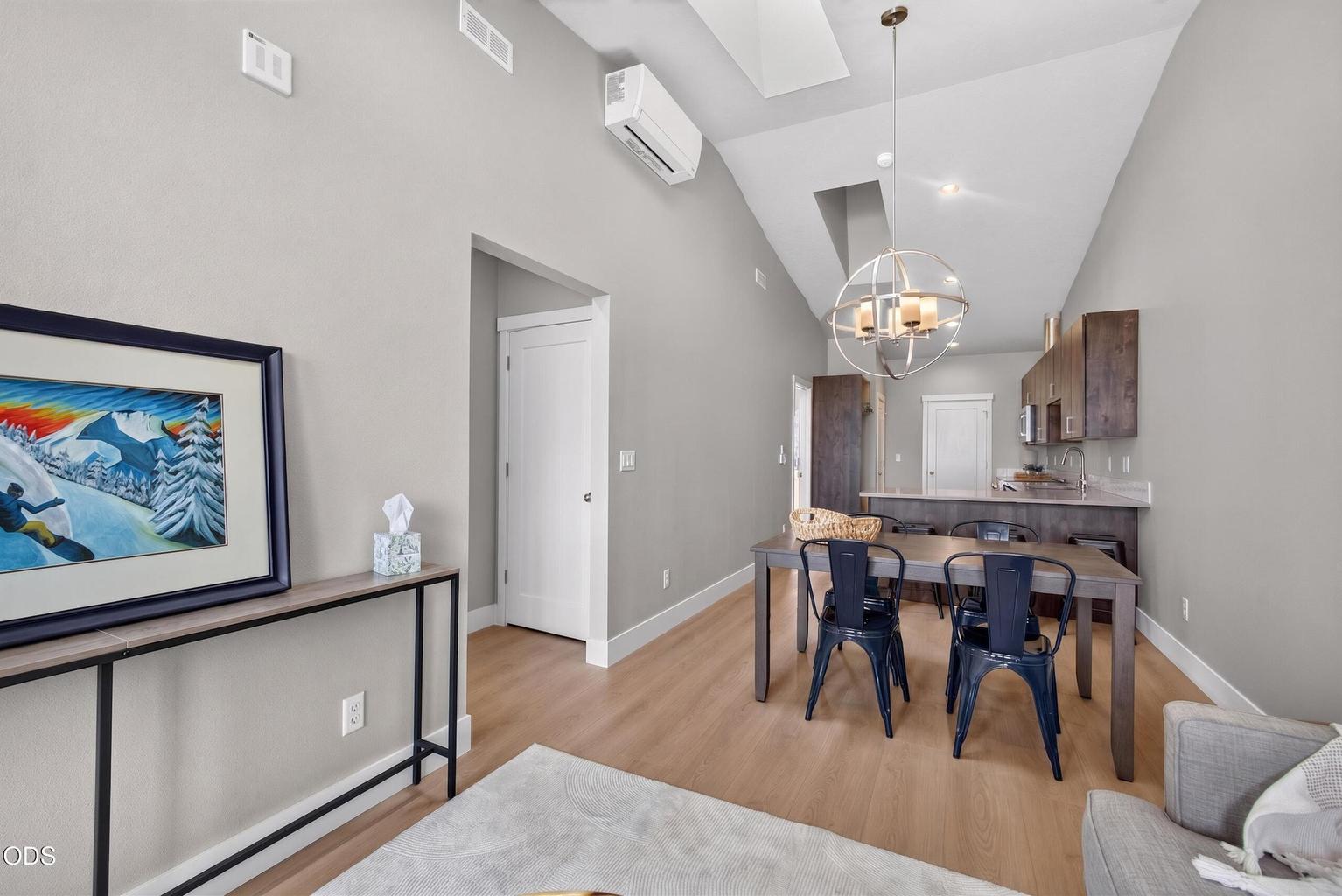 Photo of 3954 SW 39th Street 6 of 28