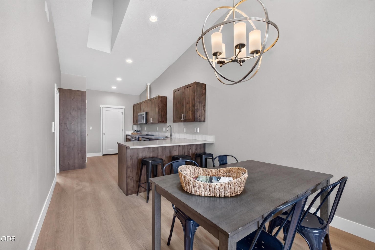 Photo of 3954 SW 39th Street 7 of 28
