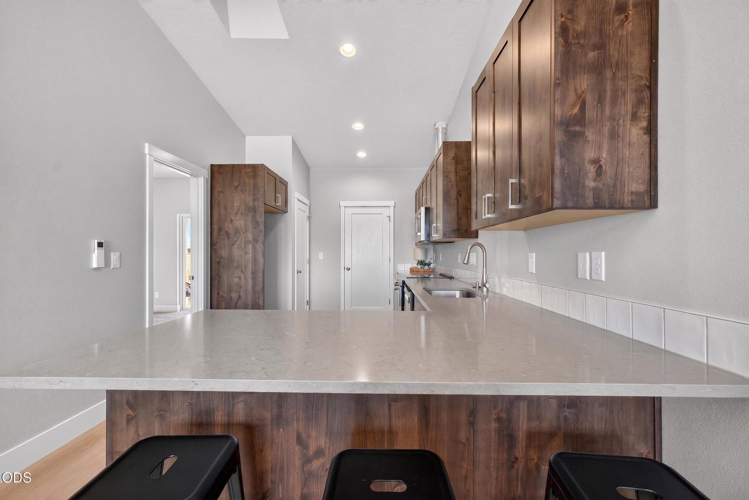 Photo of 3954 SW 39th Street 9 of 28