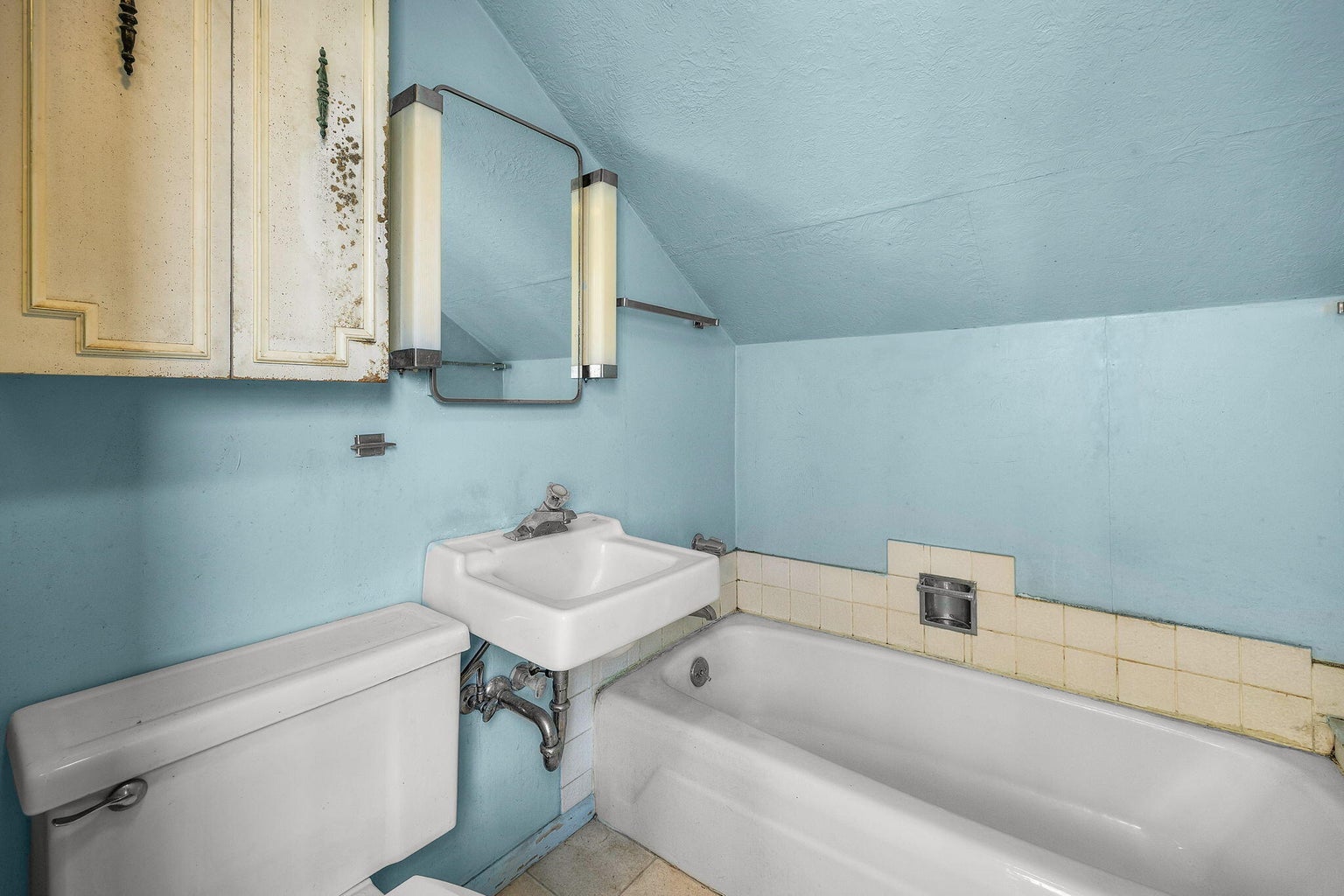 Photo of 195 SE Roosevelt Avenue 18 of 47