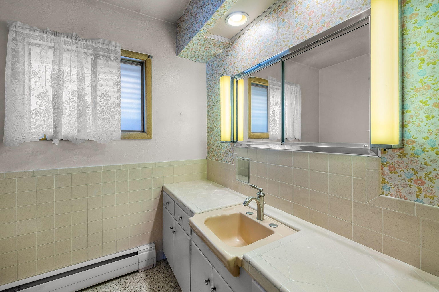 Photo of 195 SE Roosevelt Avenue 27 of 47