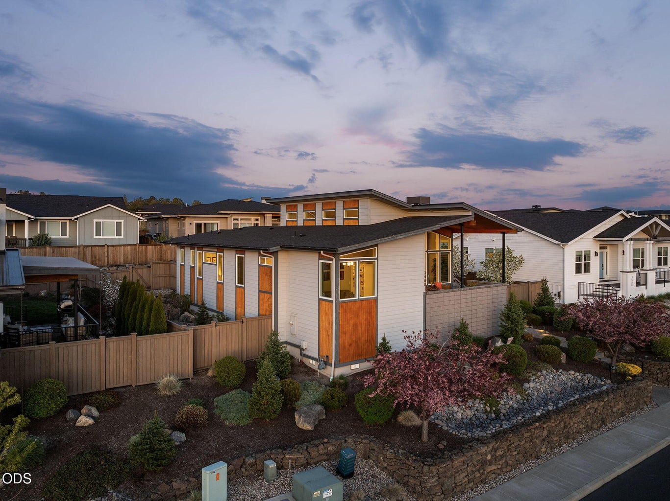 Photo of 3480 SW 45th Street 4 of 52