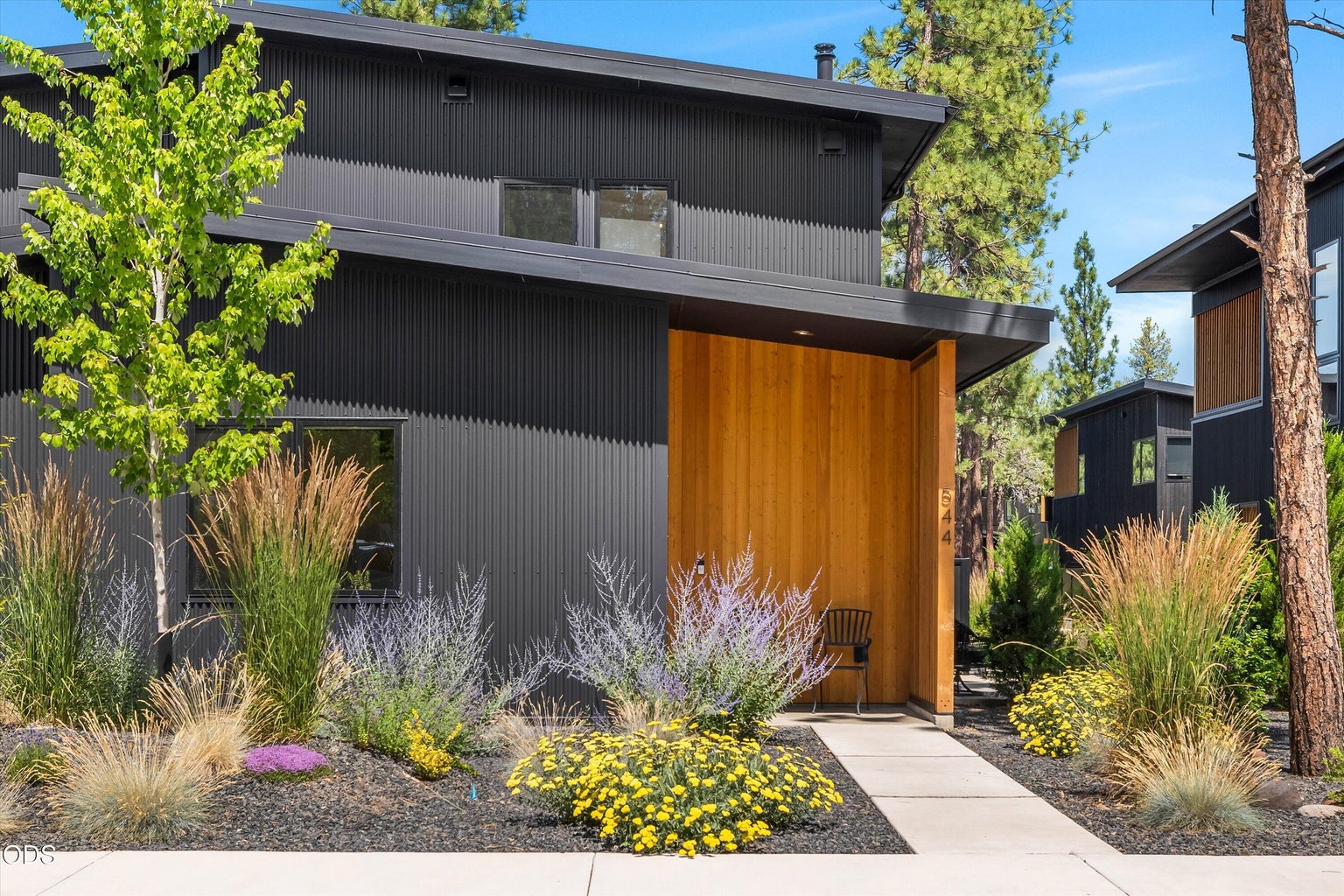 Photo of 544 W Sisters Park Drive 2 of 35