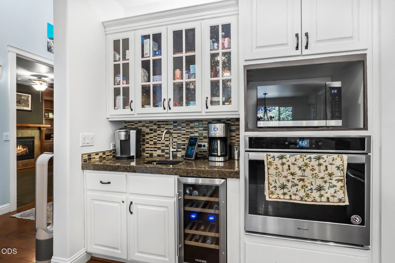Photo of 796 SE Briarwood Court 14 of 48