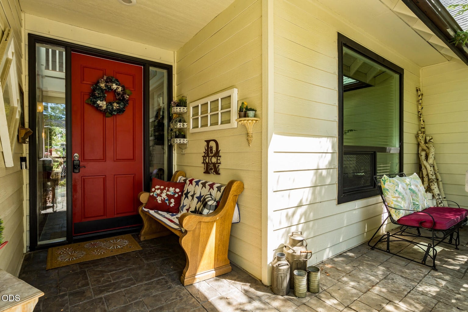 Photo of 796 SE Briarwood Court 1 of 48
