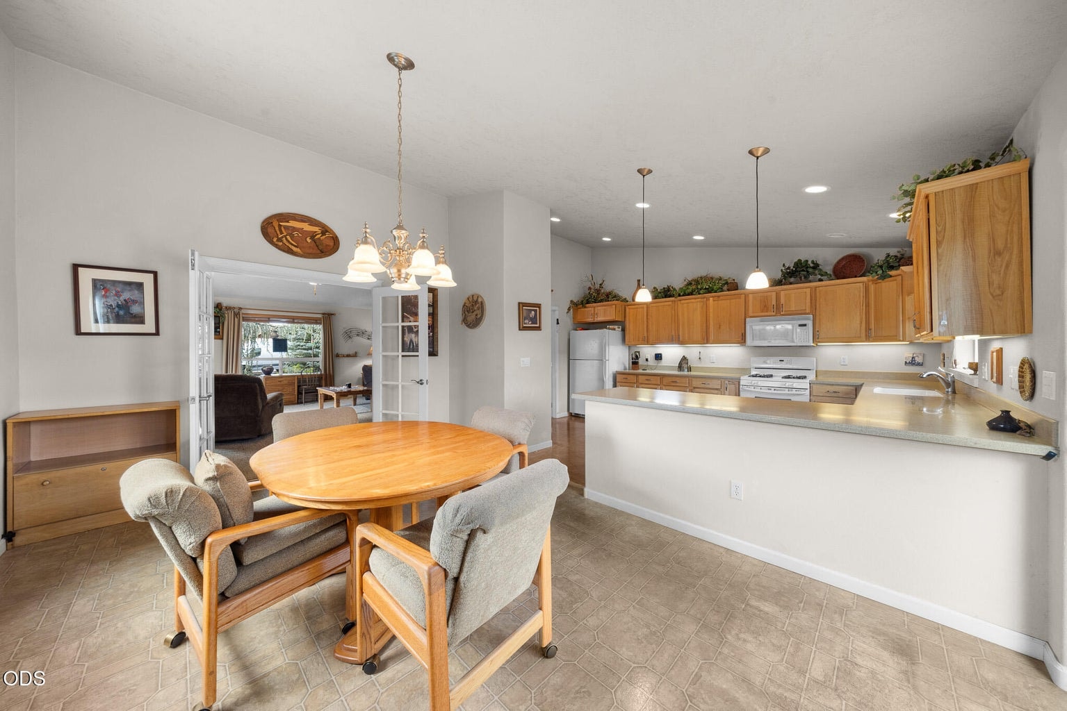 Photo of 2142 NW Nickernut Avenue 10 of 53