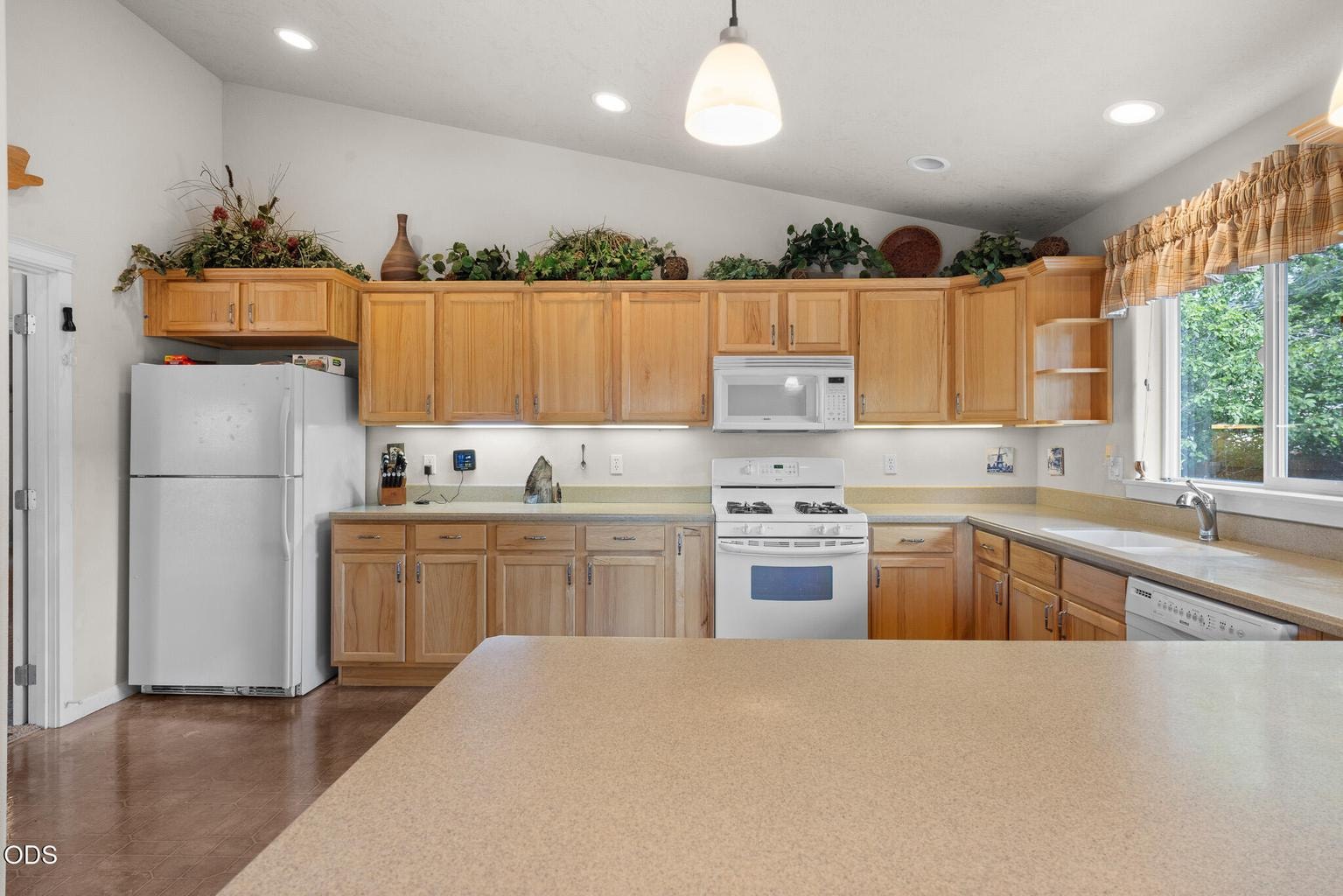 Photo of 2142 NW Nickernut Avenue 12 of 53
