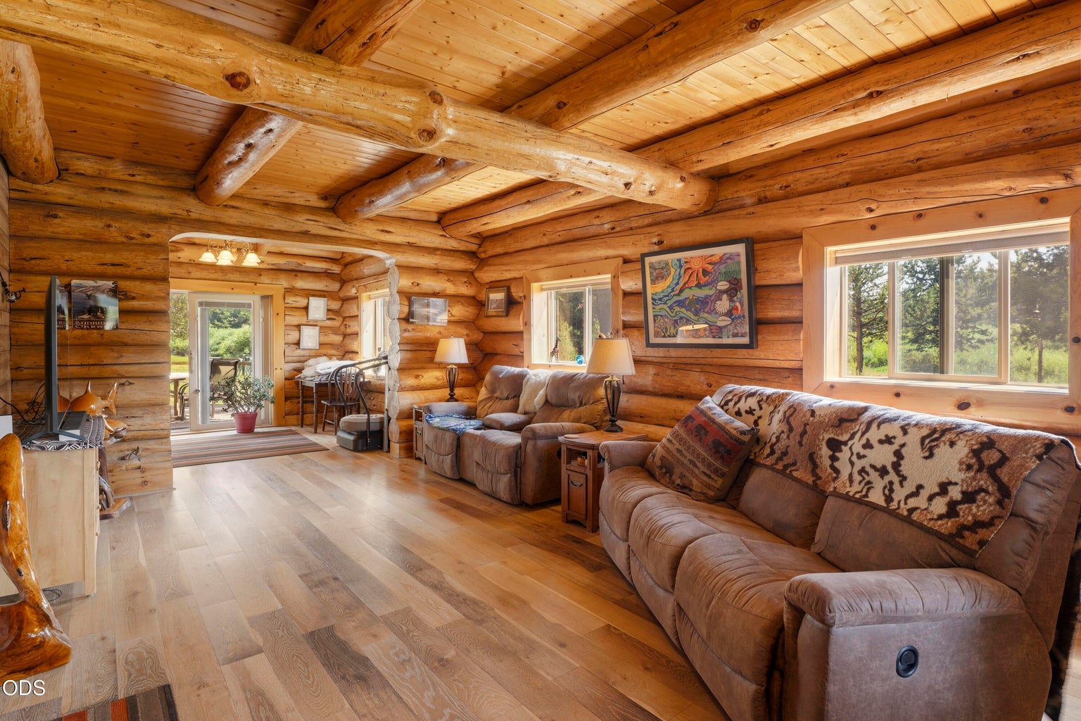 RADIANT FLOOR HEAT MEANS YOU'LL ALWAYS BE COZY AND COMFORTABLE.