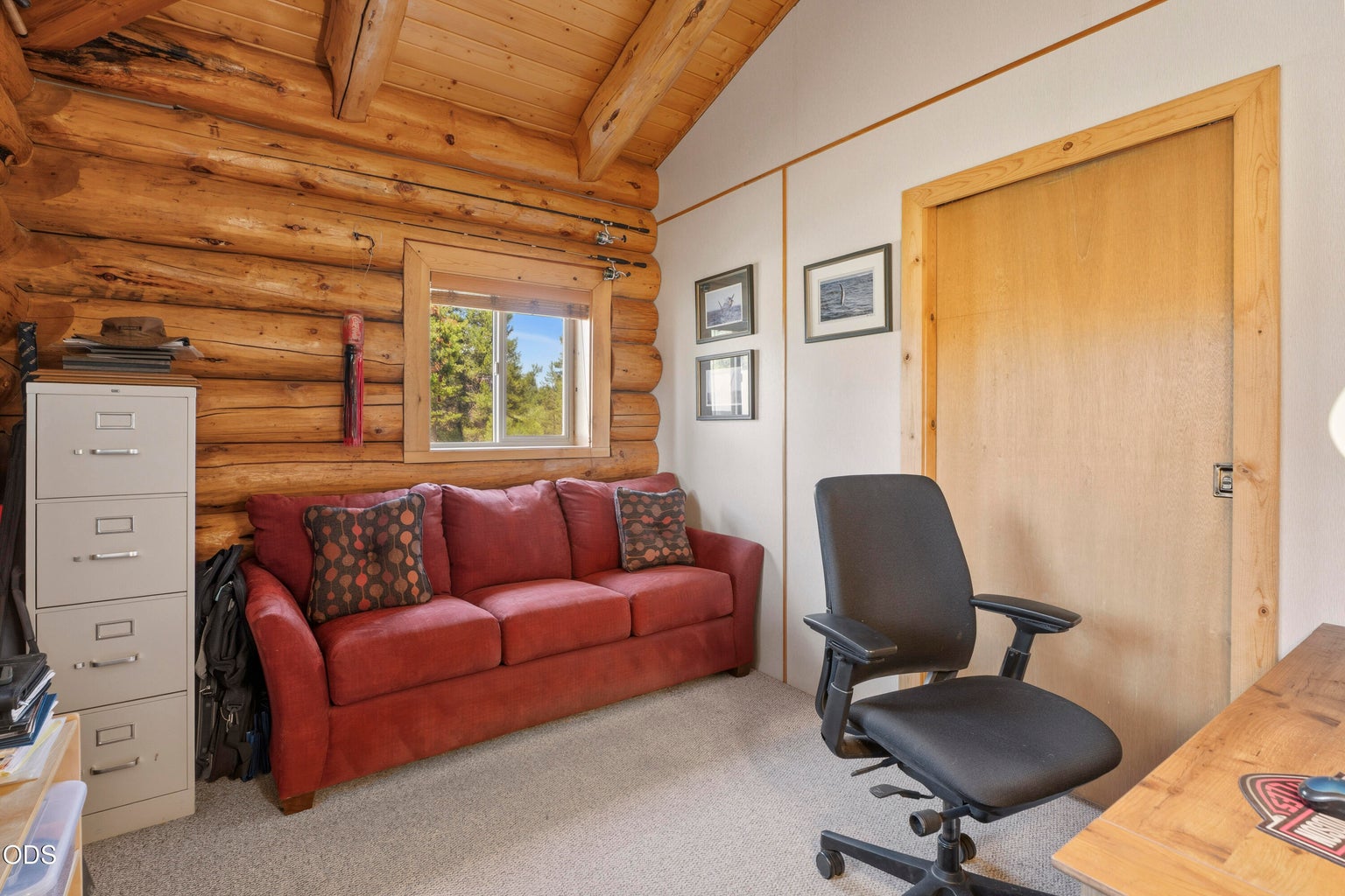PLENTY OF ROOM FOR AN OFFICE OR HOBBY CENTER RIGHT OFF YOUR BEDROOM.